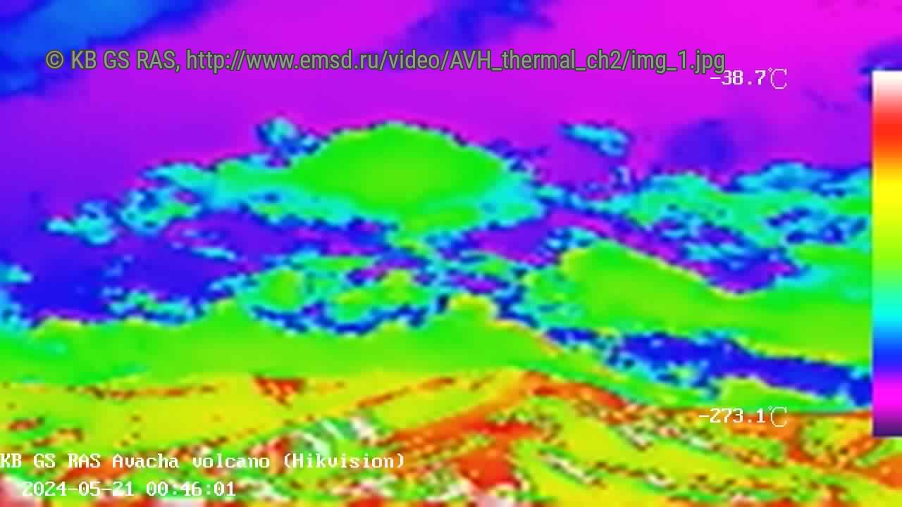 Вулкан Авачинская сопка (изображение камеры с тепловизором)